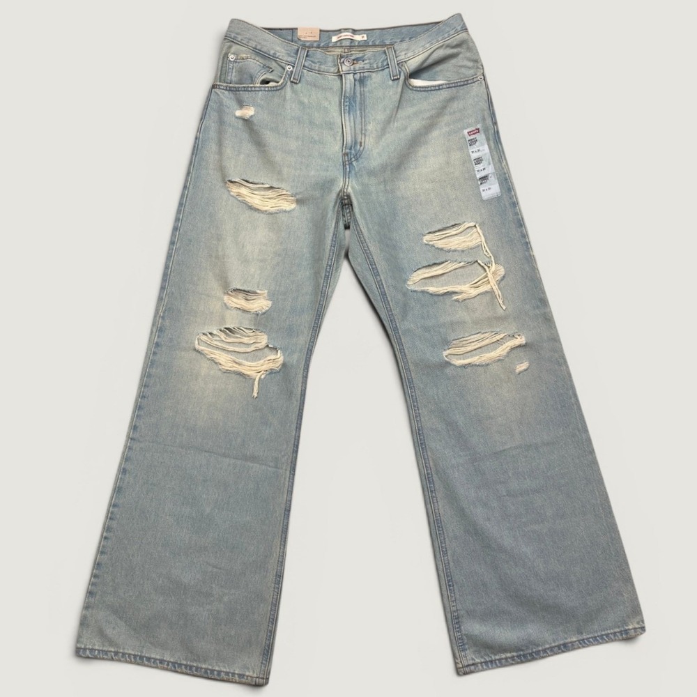 NEW Levi Women's 31 Middy Loose Boot Jeans Light Wash Distressed Denim Wide Leg